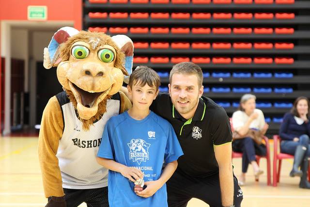 Tempo libero camp di basket a Vitoria Spagna